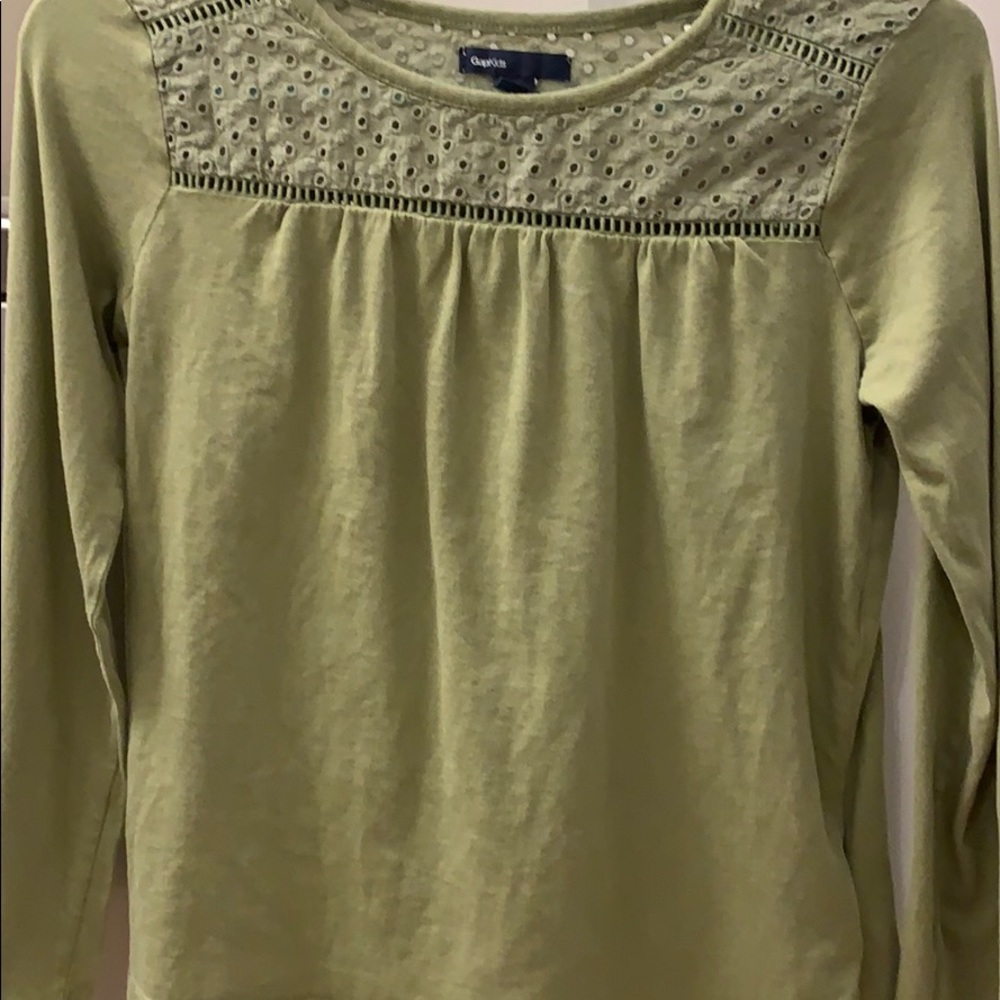 GAP T SHIRT
